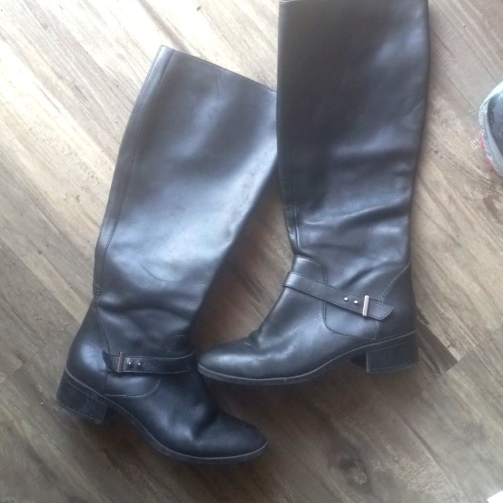 Leather boots